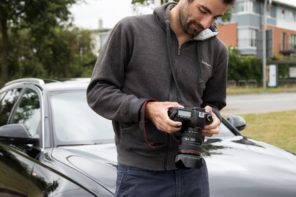 Wer sein Auto privat verkaufen möchte, fotografiert am besten bei gutem Wetter und aus mehreren Perspektiven.