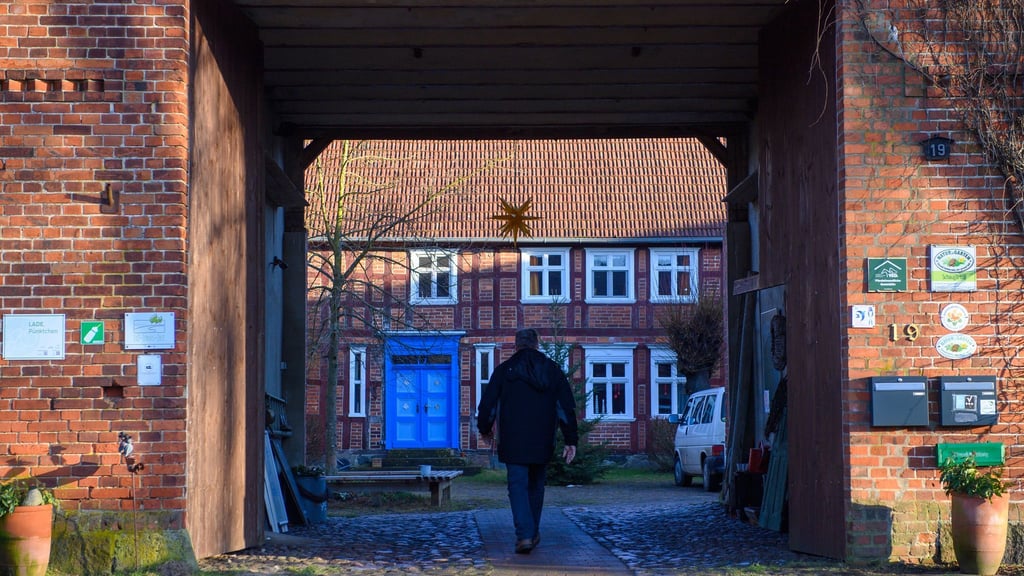 Die Zufahrt zum Landhof Neulingen.