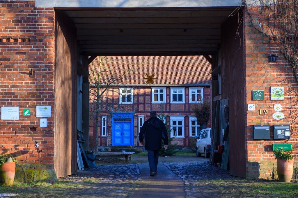 Die Zufahrt zum Landhof Neulingen.