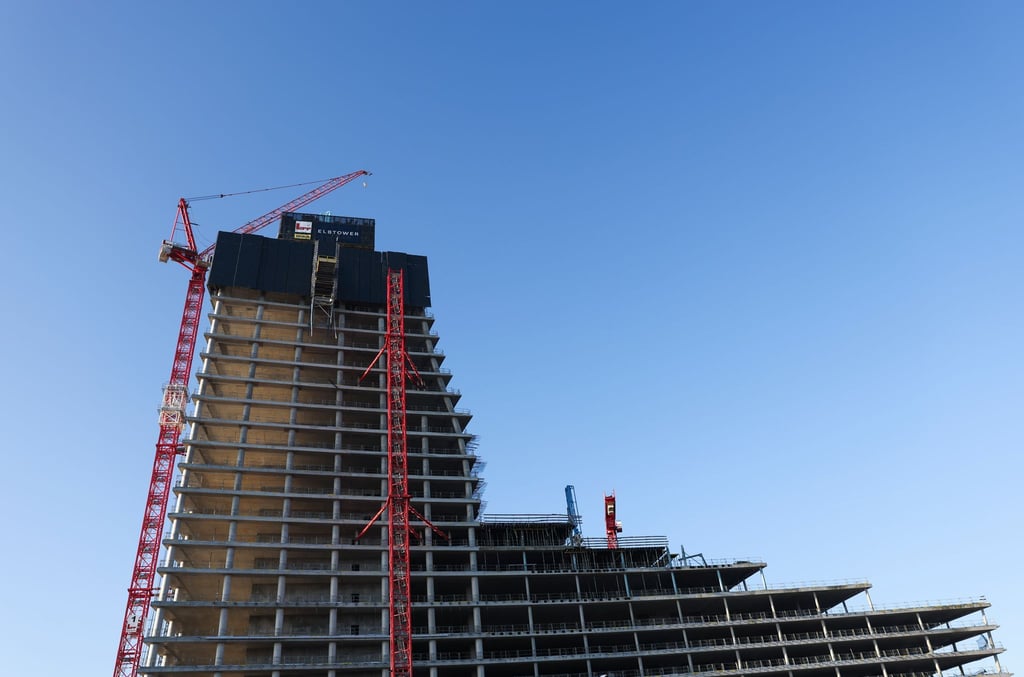 Der Gründer der Drogeriemarktkette Rossmann, Dirk Roßmann, beteiligt sich am geplanten Weiterbau des Hamburger Elbtowers.