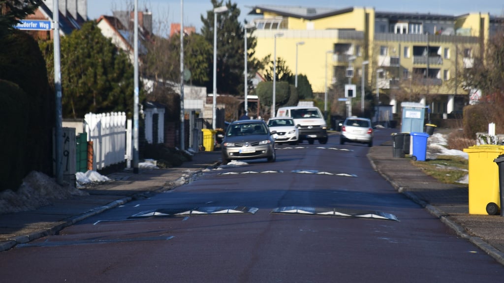 Die Berliner Kissen in einer Anwohnerstraße in Magdeburg sollen nicht entfernt werden.
