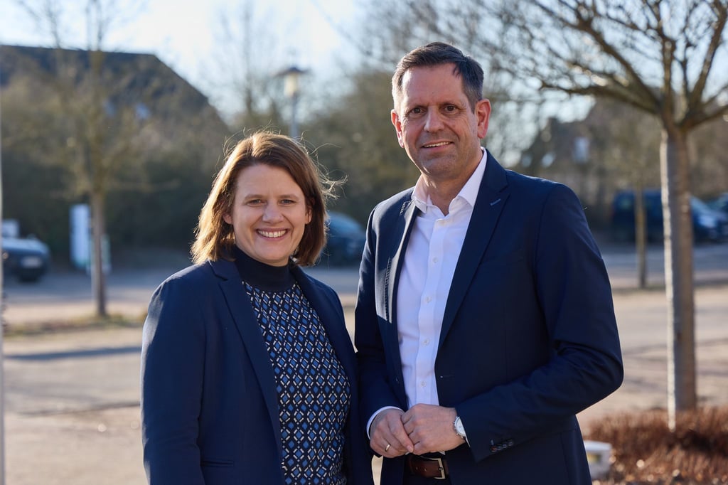 Niedersachsens Regierungschef Lies und seine Stellvertreterin Hamburg vor dem Auftakt der Kabinettsklausur in Adendorf.