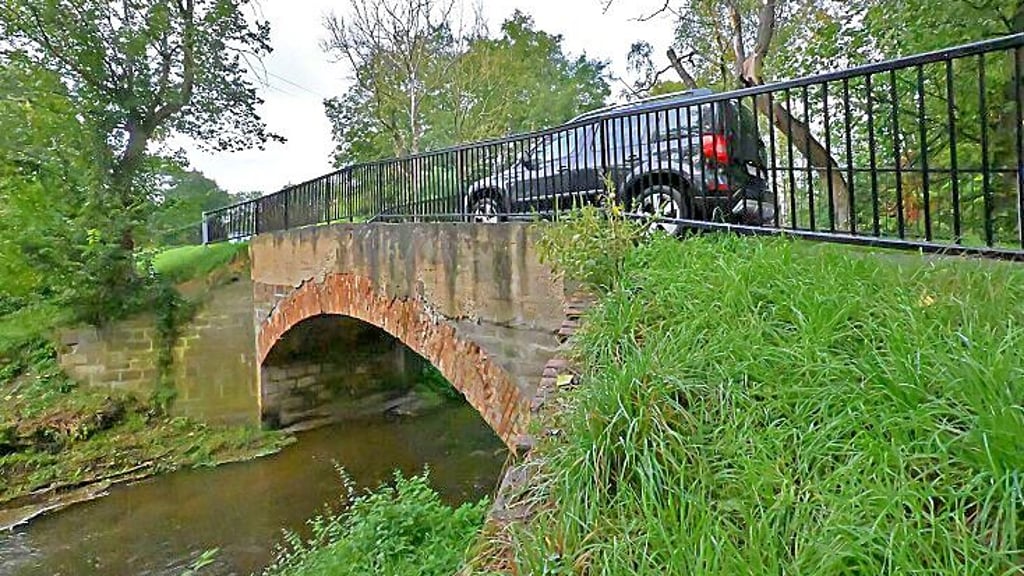 Ende 2025 ist der positive Zuwendungsbescheid für den Neubau der Brücke an der Villa Westerberge eingegangen.