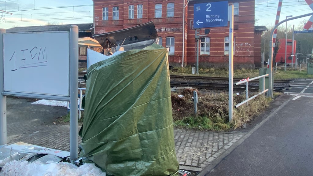 Demnächst soll der neue Fahrkartenautomat am Bahnhof in Güsen aufgestellt werden.