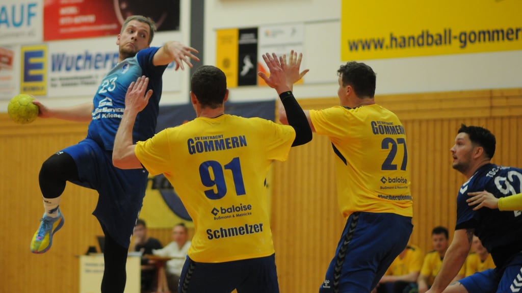 Fünf Tore machten Tim Wiebe (links) zusammen mit Paul Steffen zum besten Calbenser Werfer. Die Niederlage konnten sie nicht verhindern.