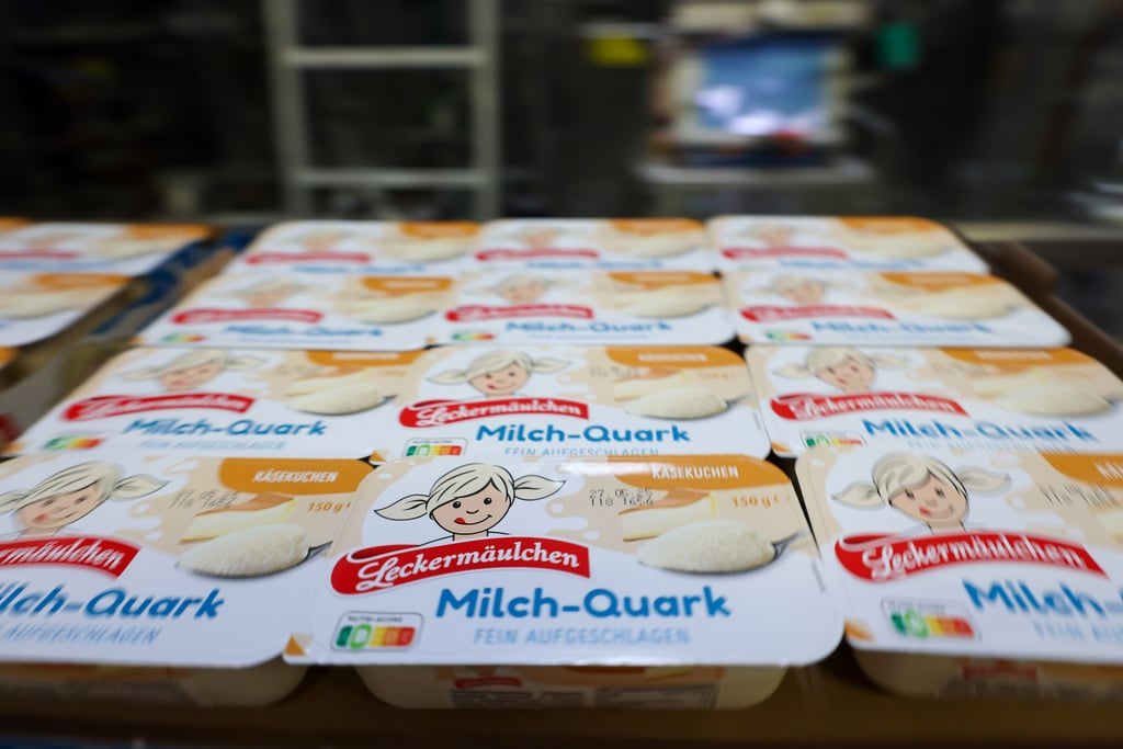 Der Klassiker "Leckermäulchen" läuft durch die Produktion in der Frischli Milchwerk Weißenfels GmbH.