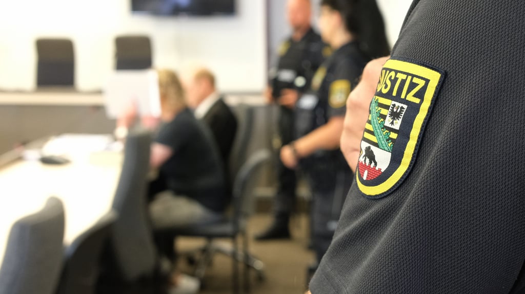 Der Prozess wegen versuchten Totschlags ist vor dem Landgericht in Dessau gestartet. 