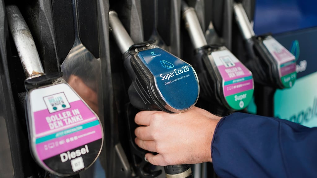 Mehrfach hat ein Nienburger getankt ohne zu bezahlen. Dafür hat ihn das Amtsgericht Bernburg verurteilt.