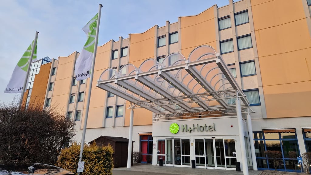 H+-Hotel Leipzig-Halle befindet sich in Peißen vor den Toren der Saale-Stadt.