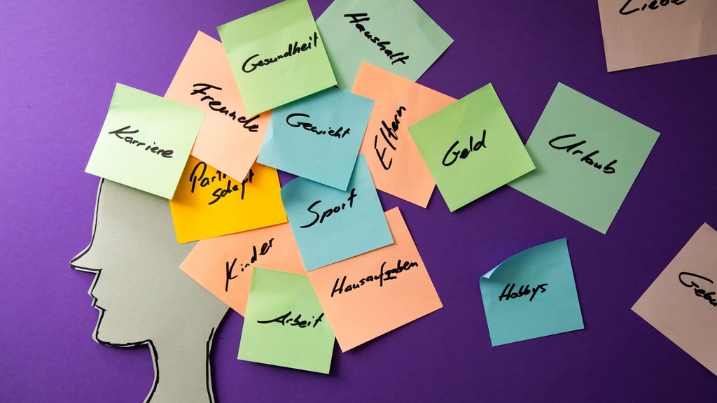 Ob mit Depression, Angst- oder Autismus-Spektrum-Störung: Die Symptome psychischer Erkrankungen können Betroffenen im Alltag oft Zeit, Geld und Energie kosten.