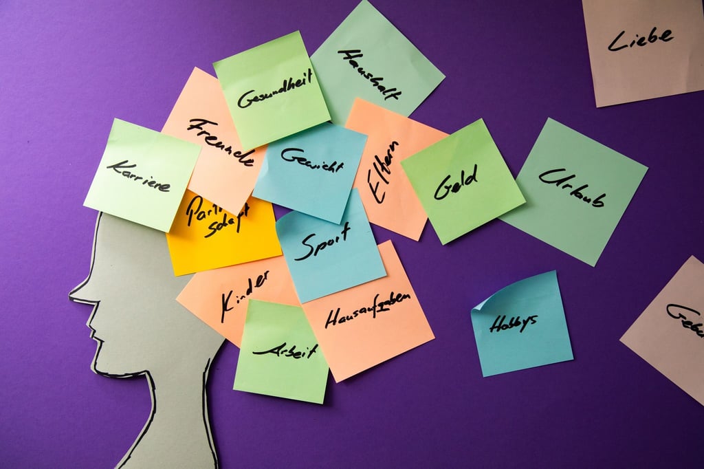 Ob mit Depression, Angst- oder Autismus-Spektrum-Störung: Die Symptome psychischer Erkrankungen können Betroffenen im Alltag oft Zeit, Geld und Energie kosten.