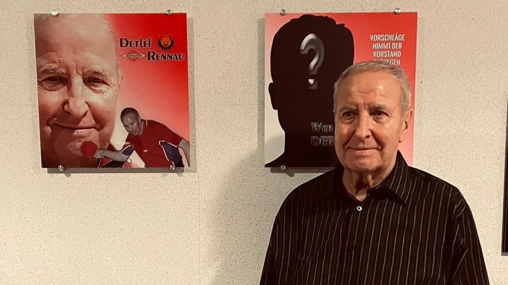 Detlef Rennau aus Seehausen hat zu seinem Abschied als aktiver Spieler eine ganz besondere Ehrung erhalten.