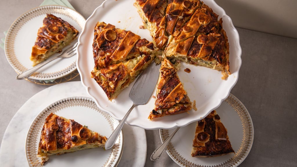 Der Walliser Gemüsekuchen mit Kartoffeln, Lauch, Apfel und Bergkäse wird Cholera genannt.