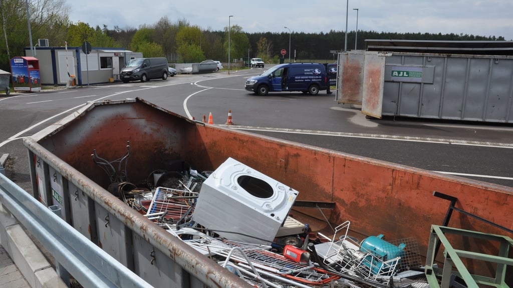 Ab Februar 2026 kann Sperrmüll unkompliziert mit der Karte gezahlt werden.