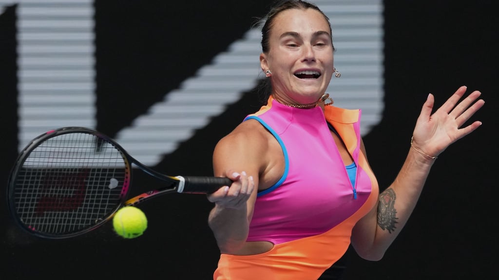 Die Weltranglisten-Erste Aryna Sabalenka steht in Melbourne in Runde drei.