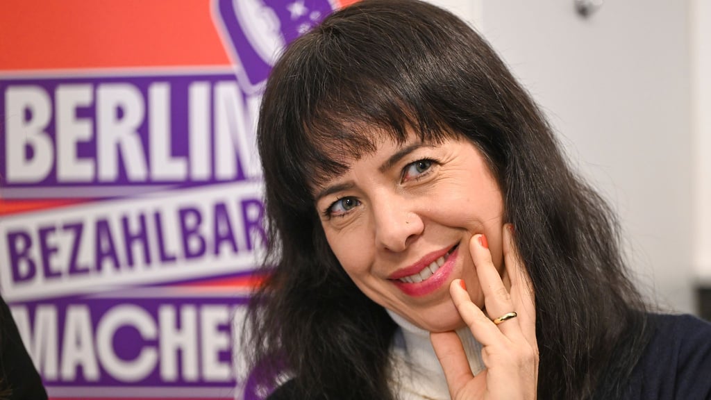 Die Politikerin Elif Eralp ist Spitzenkandidatin der Berliner Linken für die Wahl zum Abgeordnetenhaus am 20. September.
