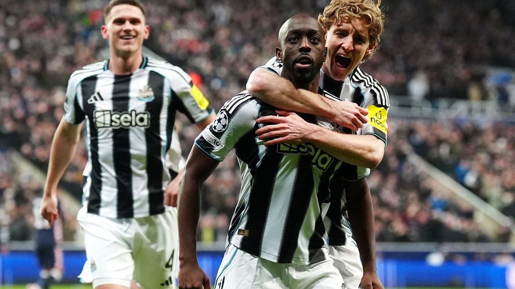 Yoane Wissa und Anthony Gordon waren zwei der drei Torschützen von Newcastle gegen Eindhoven.