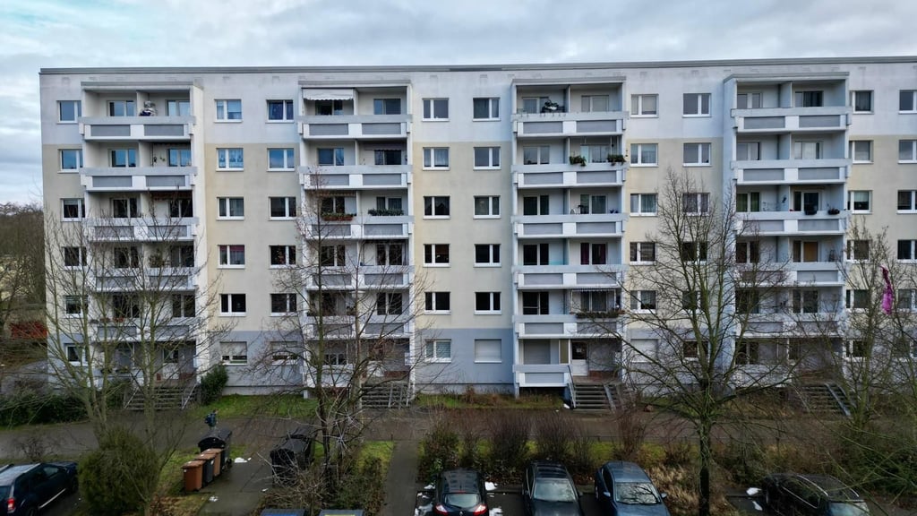 Wohnblock im Südpark in Halle: Das Haus gehört zum Bestand der insolventen DEGAG.