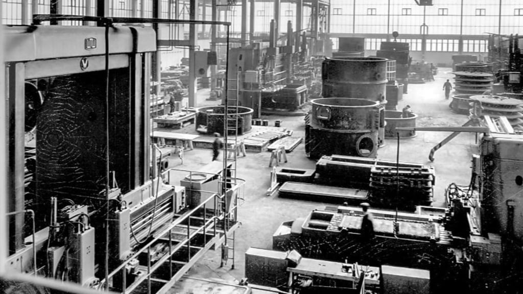 Ein Blick in die Großmechanik in den CAS-Fabrikhallen aus dem Jahr 1976, der Zeit des Nachfolgerbetriebs Emde Anlagenbau und Bohrtechnik. 