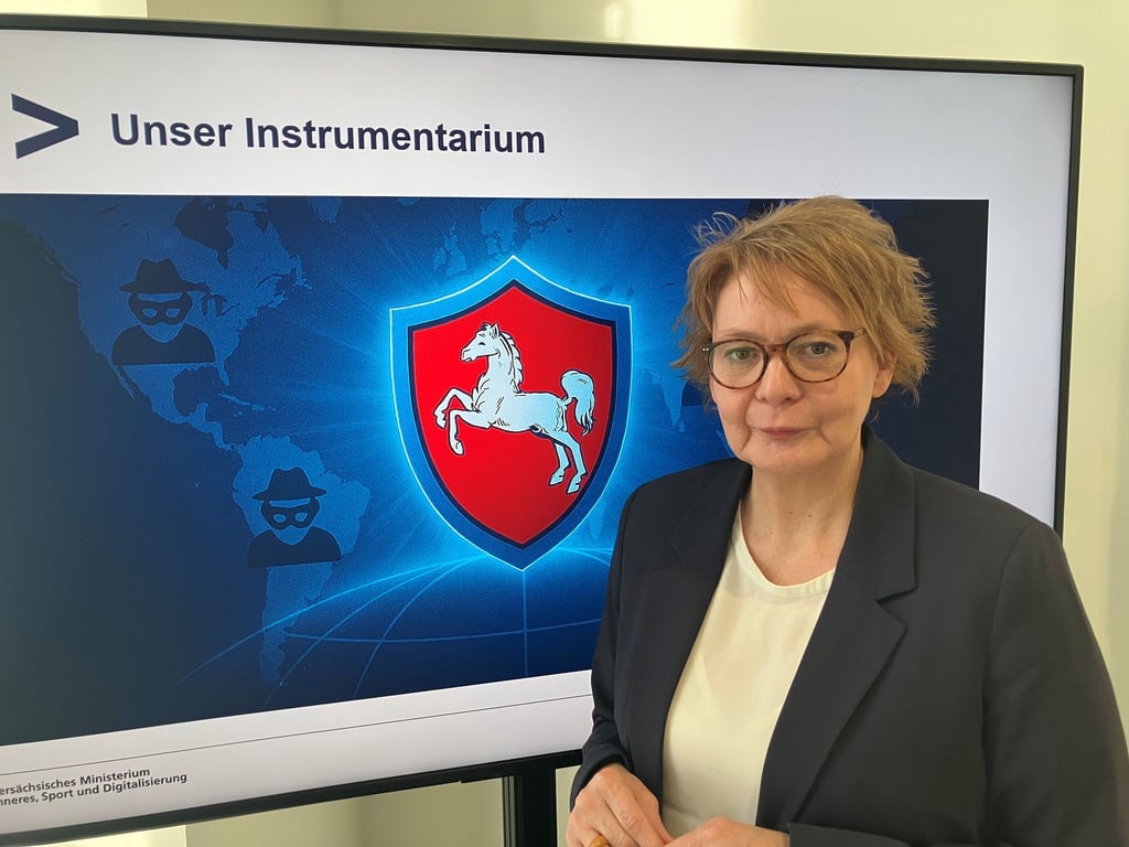 Ein Schutzschild für Niedersachsen: Innenministerin Behrens bei der Vorstellung des Projekts Aegis.