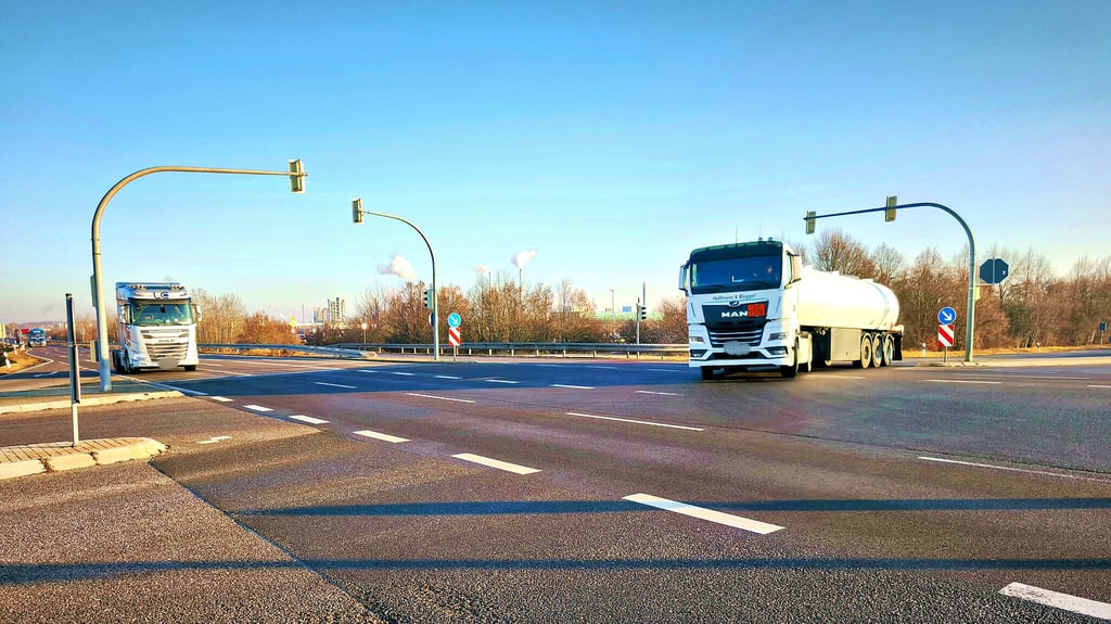 Sanierungsfall B91: Zwischen Leuna und Merseburg wird die vom LKW-Verkehr beanspruchte Strecke ab Sommer 2026 grundlegend erneuert.