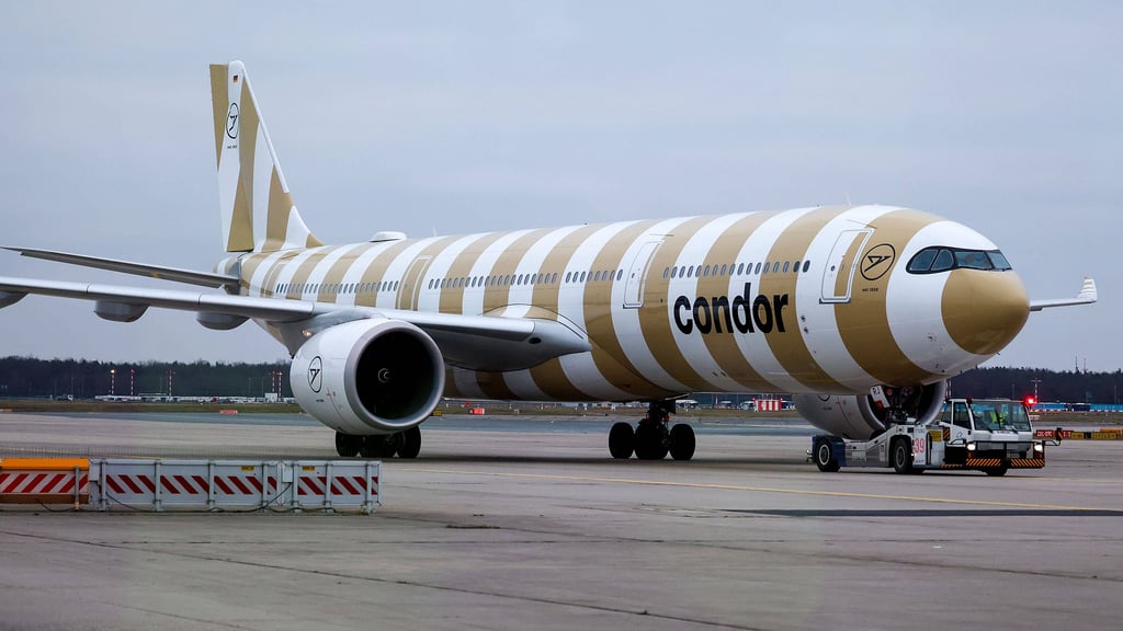 So ein Airbus A320 von Condor landete und startete am Dienstag mehrfach am Flughafen Leipzig/Halle.