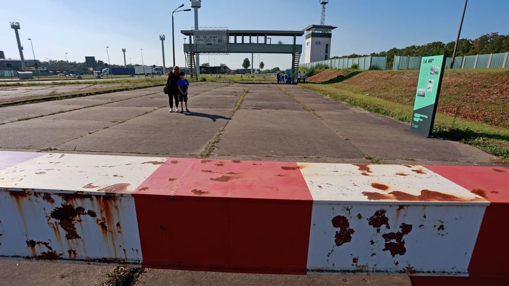 Die Gedenkstätte Deutsche Teilung Marienborn zeigt ab 2. Februar persönliche Dokumente des an der früheren innerdeutschen Grenze erschossenen Fred Woitke. (Archivbild)