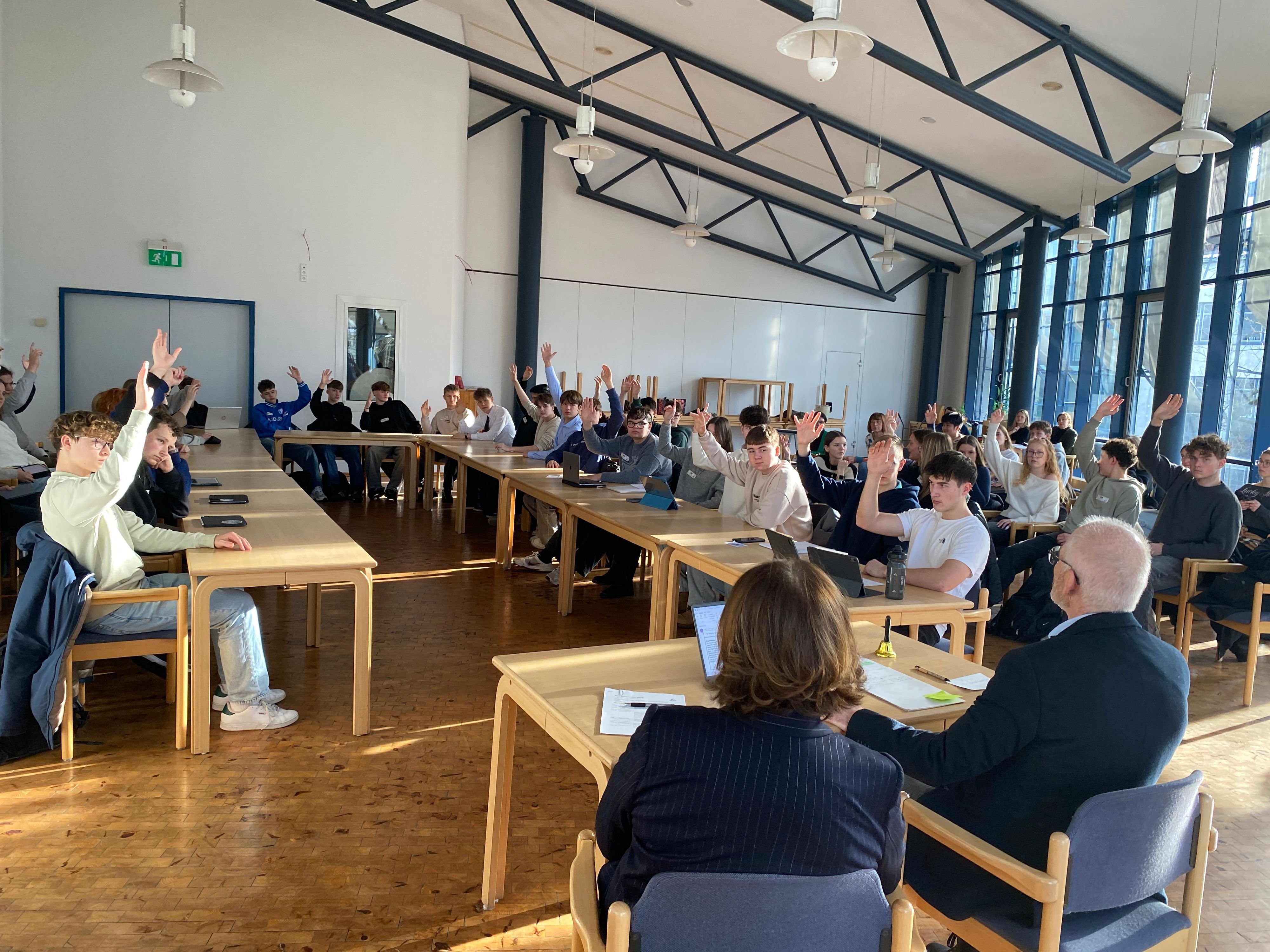 Demokratieprojekt am Bismarck-Gymnasium: Neue Ideen zum Wasserturm und Caravanplatz: Wie Schüler in Genthin die Kommunalpolitik aufmischen