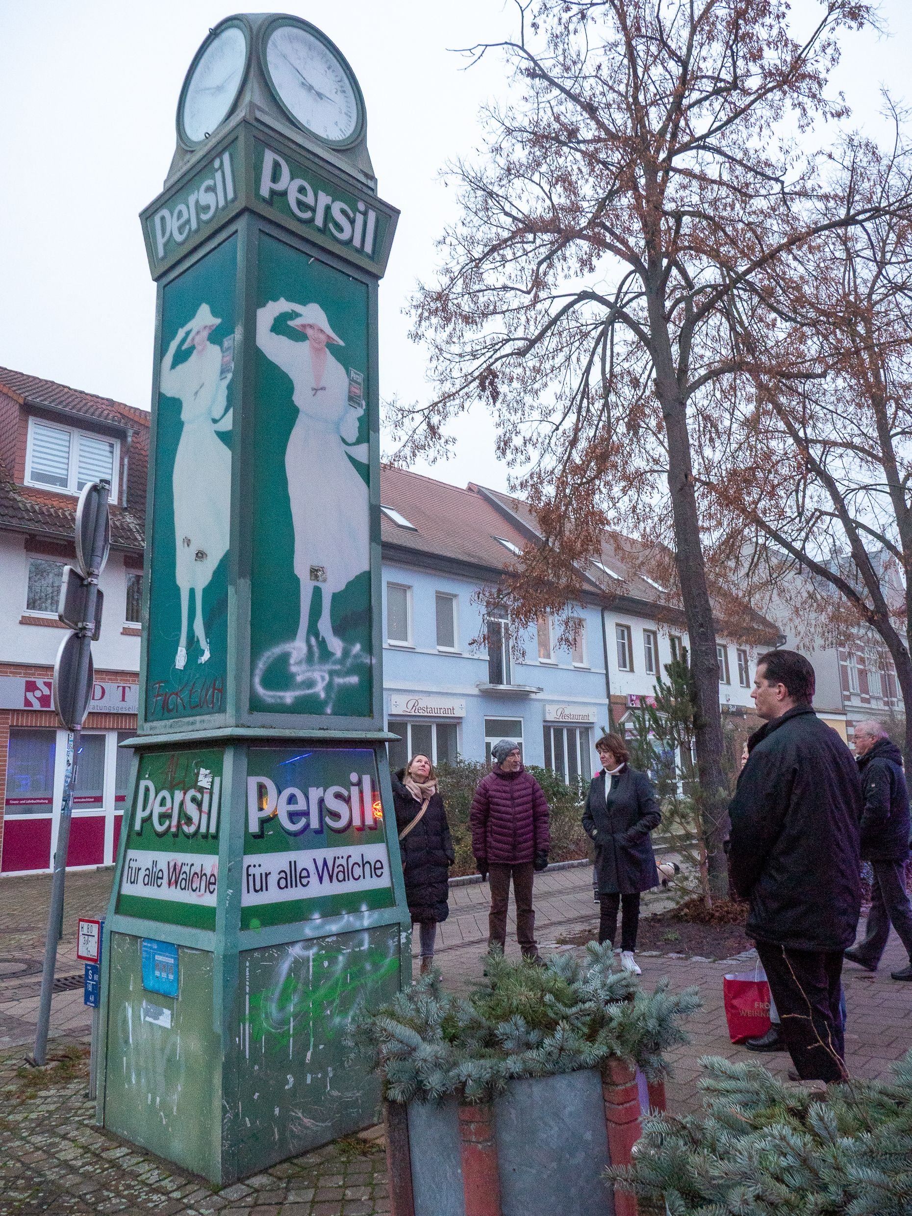 Technikgeschichte in der Innenstadt: Das passiert mit der Persiluhr auf dem Genthiner Marktplatz
