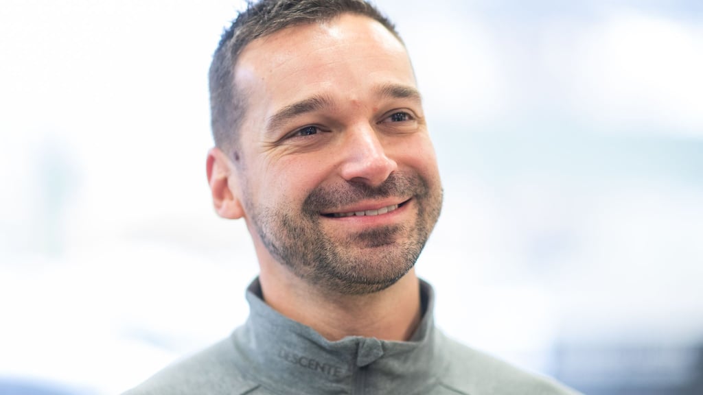 Skeleton-Bundestrainer Christian Baude freut sich auf die neuen Schlitten für Olympia. (Archivbild)