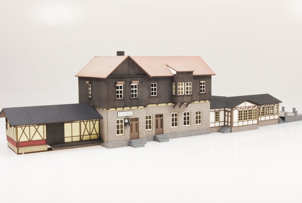 Den Bahnhof Alexisbad gibt es auch als Modell.