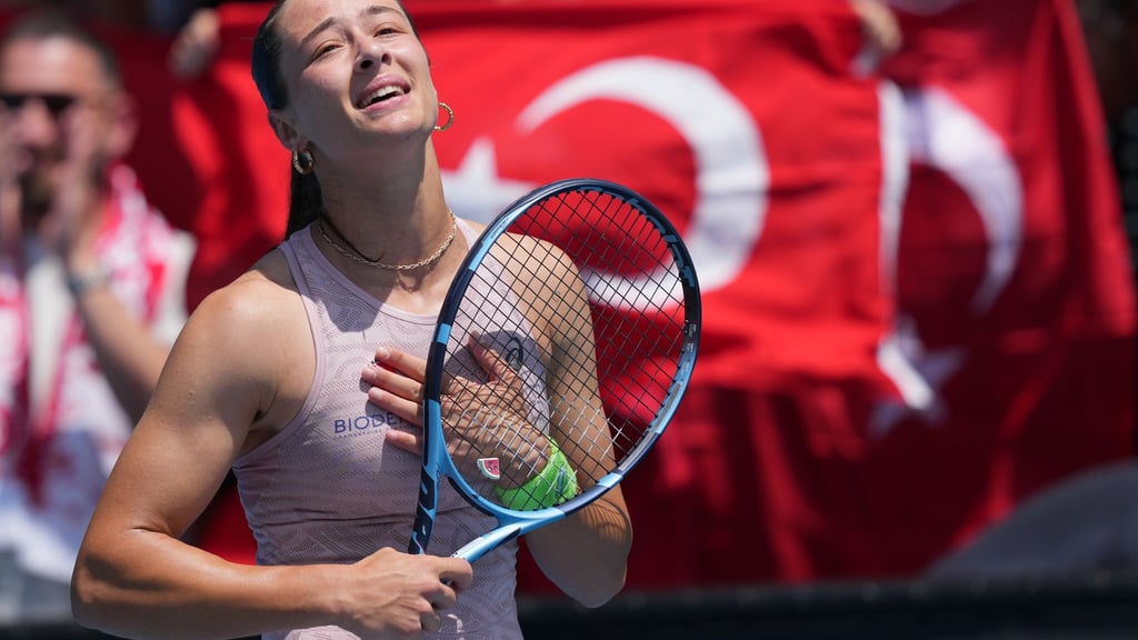 Die Türkin Zeynep Sonmez sorgt in Melbourne für Furore.