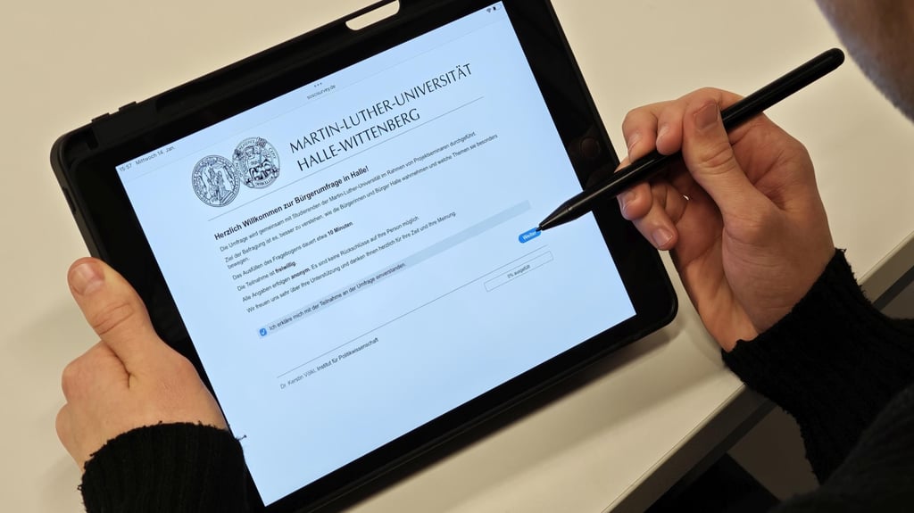 Die Uni Halle startet eine Bürgerumfrage online. 