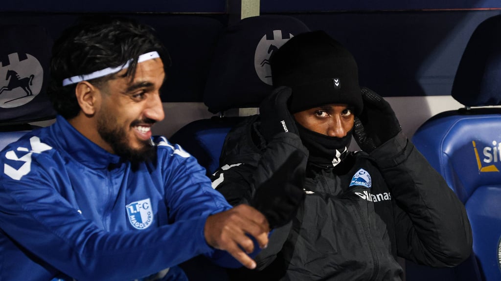 Mit Rayan Ghrieb (links) und Lubambo Musonda hatte der 1. FC Magdeburg in Braunschweig ordentlich Qualität auf der Bank.