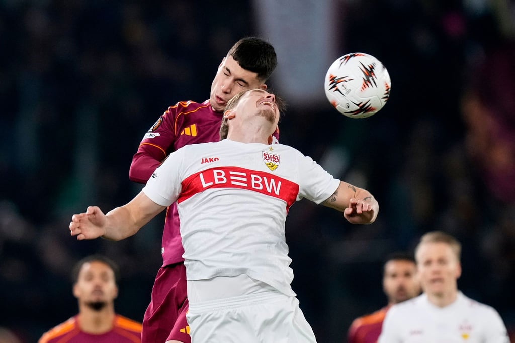 Vergeblich gestreckt: Stuttgarts Ramon Hendriks (vorn).