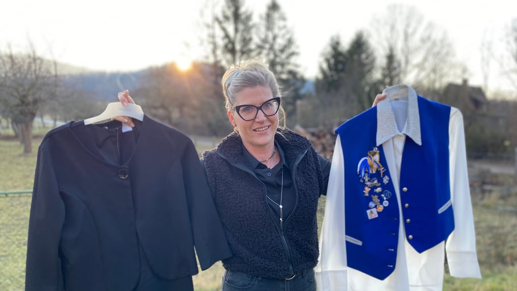 Julia Stange lebt zwei Extreme: Hauptberuflich ist sie Bestattungs- und Vorsorgeberaterin, in ihrer Freizeit seit Kindertagen begeistertes Mitglied des Benzingeröder Karnevalvereins.