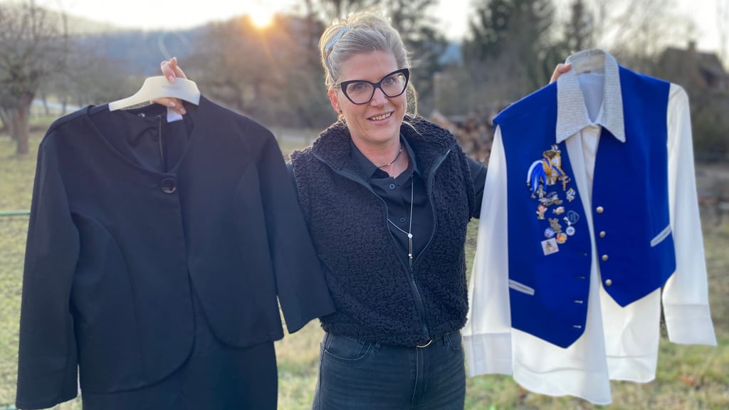 Julia Stange lebt zwei Extreme: Hauptberuflich ist sie Bestattungs- und Vorsorgeberaterin, in ihrer Freizeit seit Kindertagen begeistertes Mitglied des Benzingeröder Karnevalvereins.