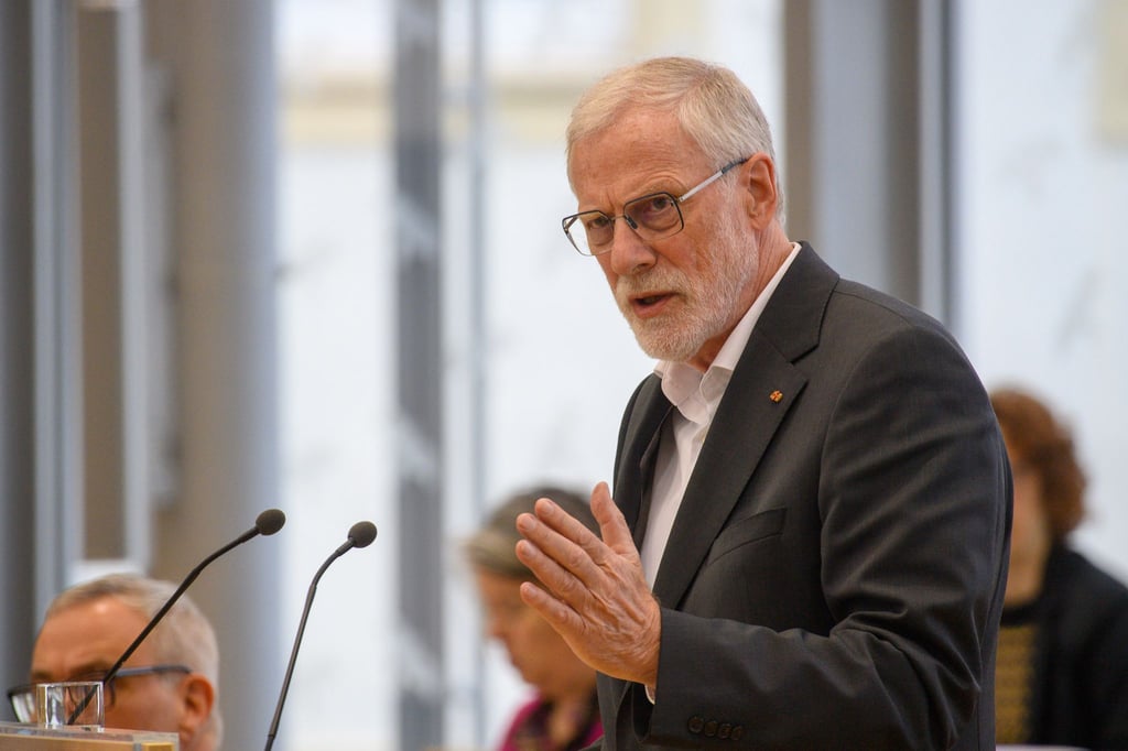 Rainer Robra betont die Bedeutug des Films „In die Sonne schauen“, auch wenn er nicht für die Oscars ins Rennen geht.