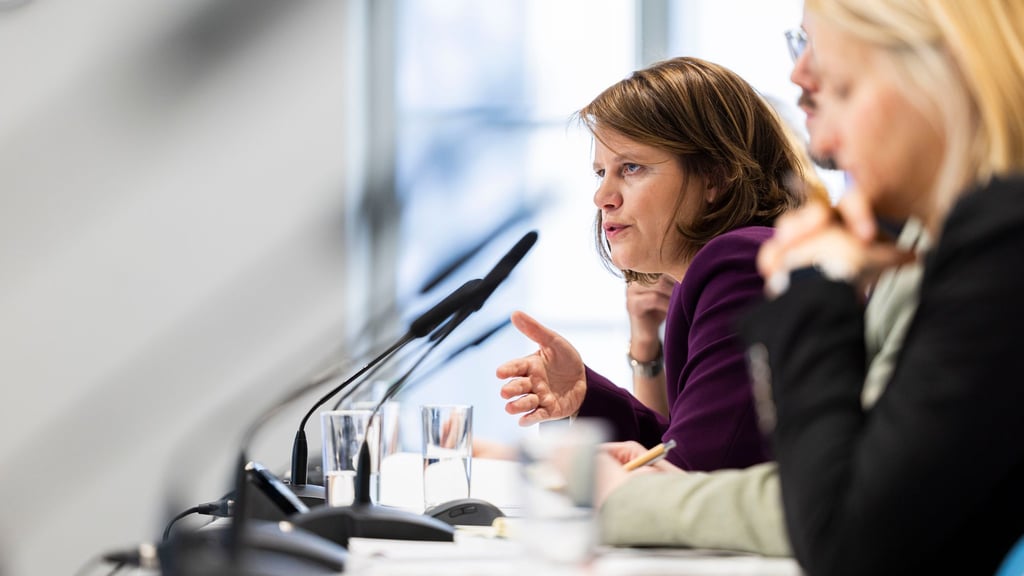 Kultusministerin Hamburg stellt die Zahlen zum laufenden Schuljahr vor.