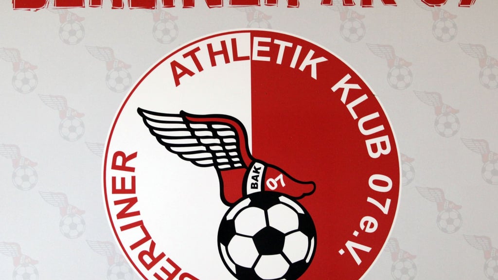 Mit Testspielen seiner U19-Mannschaft gegen russische Mannschaften sorgt der Berliner AK für Aufsehen.