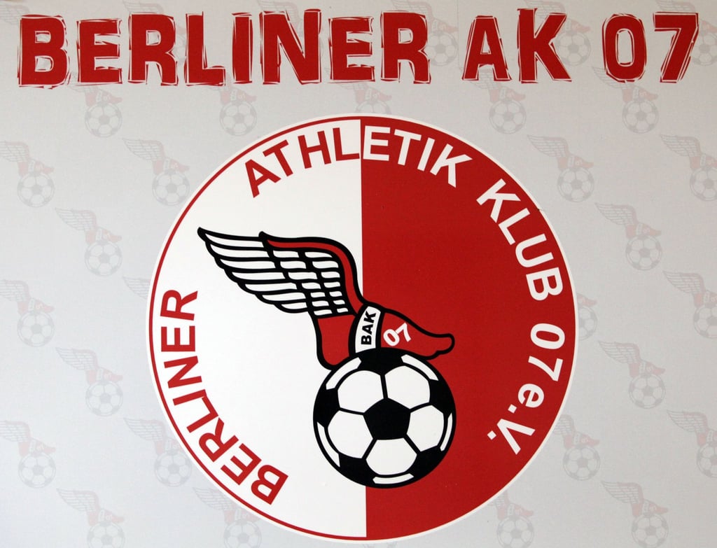 Mit Testspielen seiner U19-Mannschaft gegen russische Mannschaften sorgt der Berliner AK für Aufsehen.