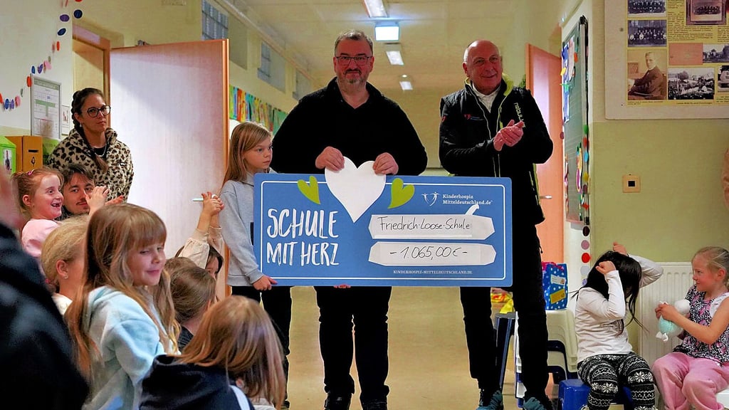 In der Vorweihnachtszeit hat die Grundschule „Friedrich Loose“ gemeinsam 1.065 Euro für das Kinderhospiz Mitteldeutschland gesammelt.  