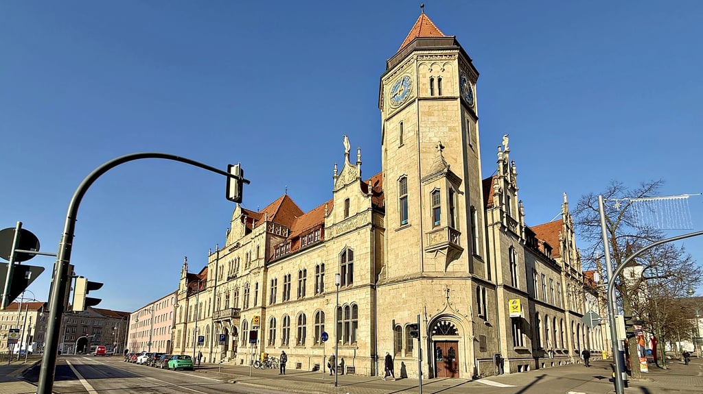 Von 1899 bis 1901 erbaut, wurde das  ehemalige Hauptpostamt seither durchgehend für postalische Zwecke genutzt.