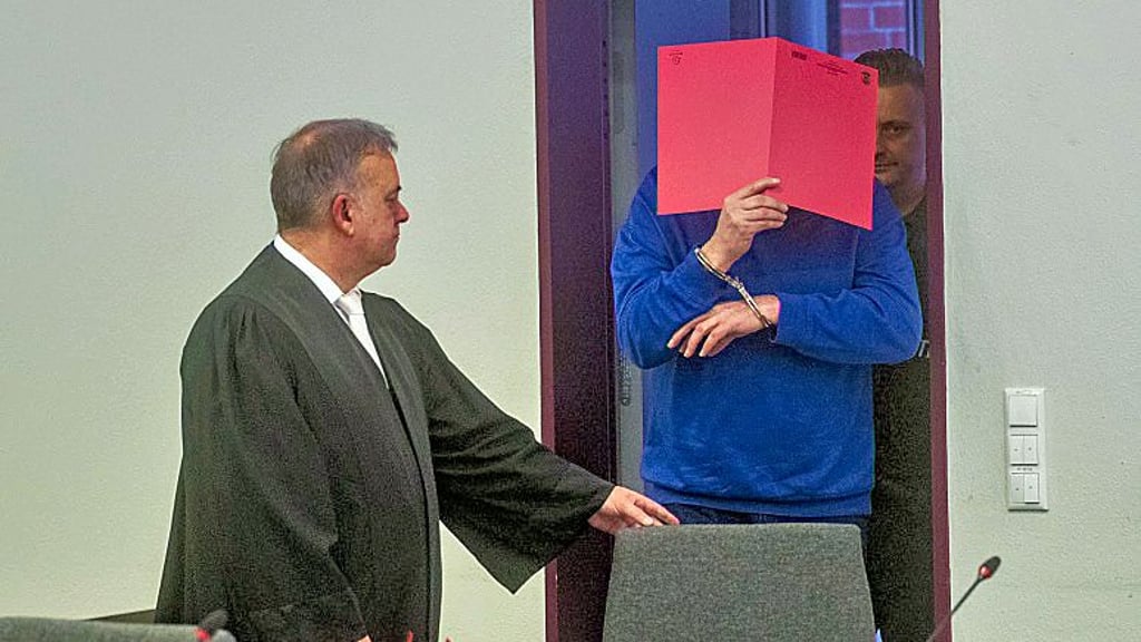 Der Karatetrainer steht seit Januar wieder vor Gericht. 