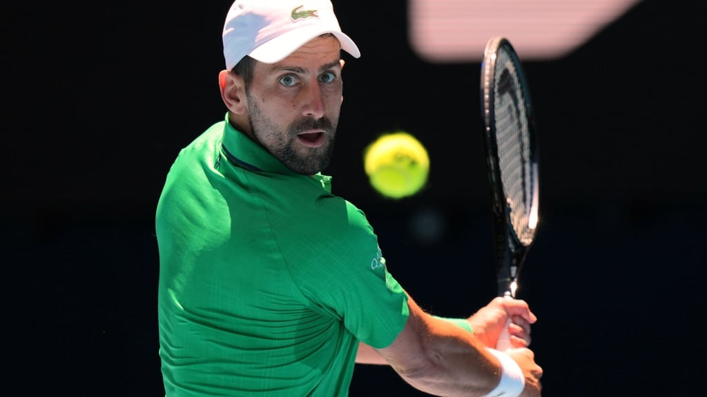 Novak Djokovic ist in Melbourne weiter ohne Satzverlust.