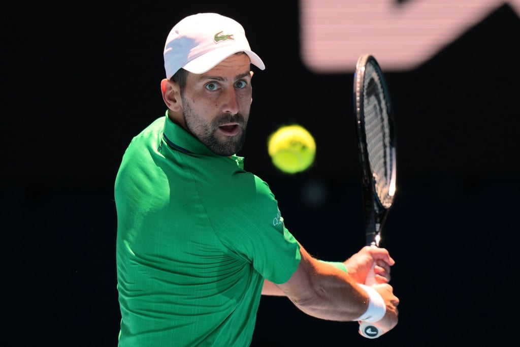 Novak Djokovic ist in Melbourne weiter ohne Satzverlust.