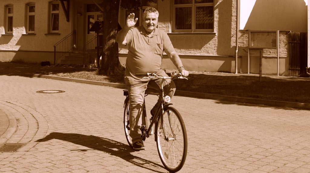 Um das Urgestein der Kommunalpolitik in der Niederen Börde, Wolfgang Schulze aus Meseberg, herrscht große Trauer. 