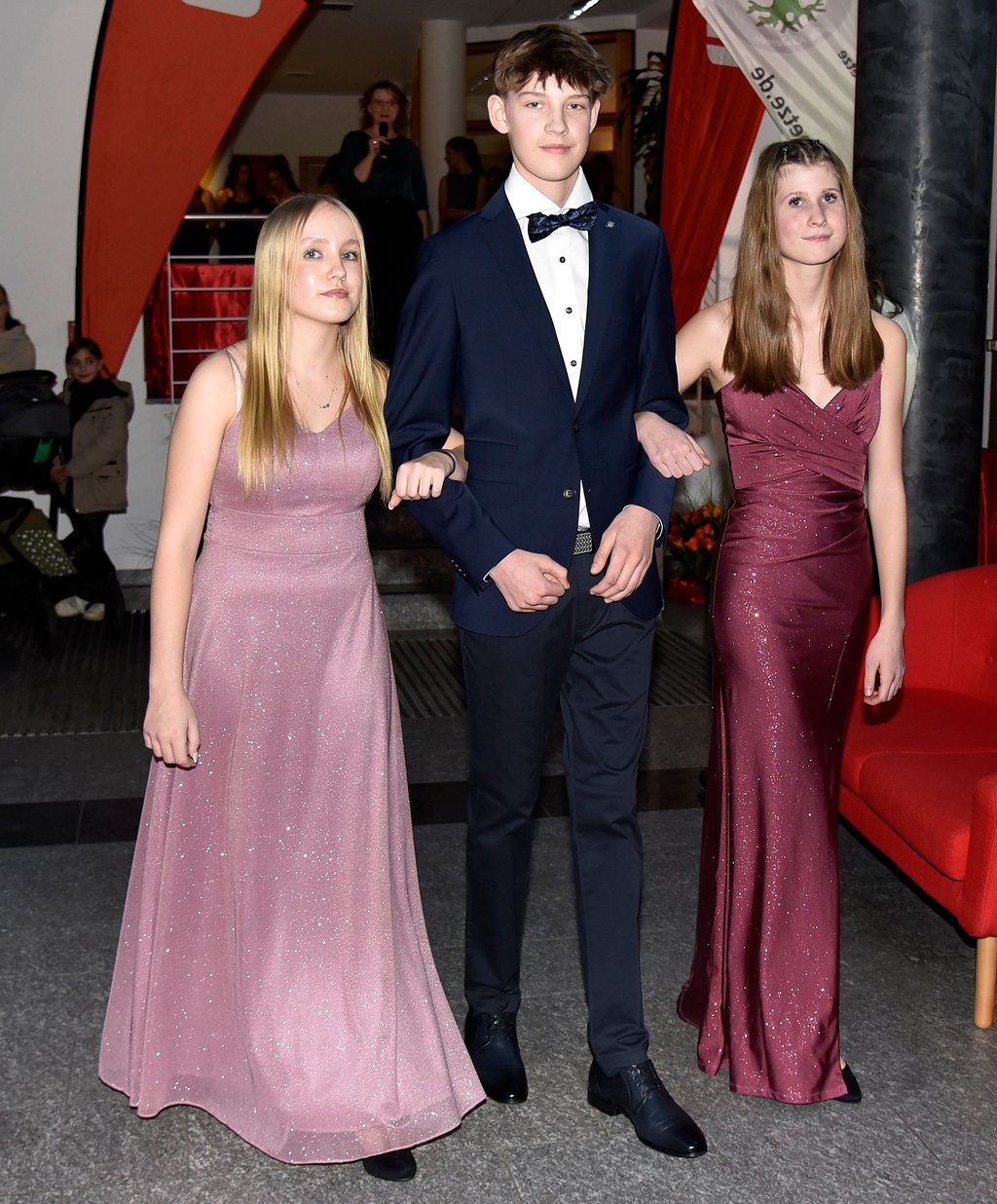 Wie man sieht: Beerentöne sind in diesem Jahr bei den Mädchen Trend.