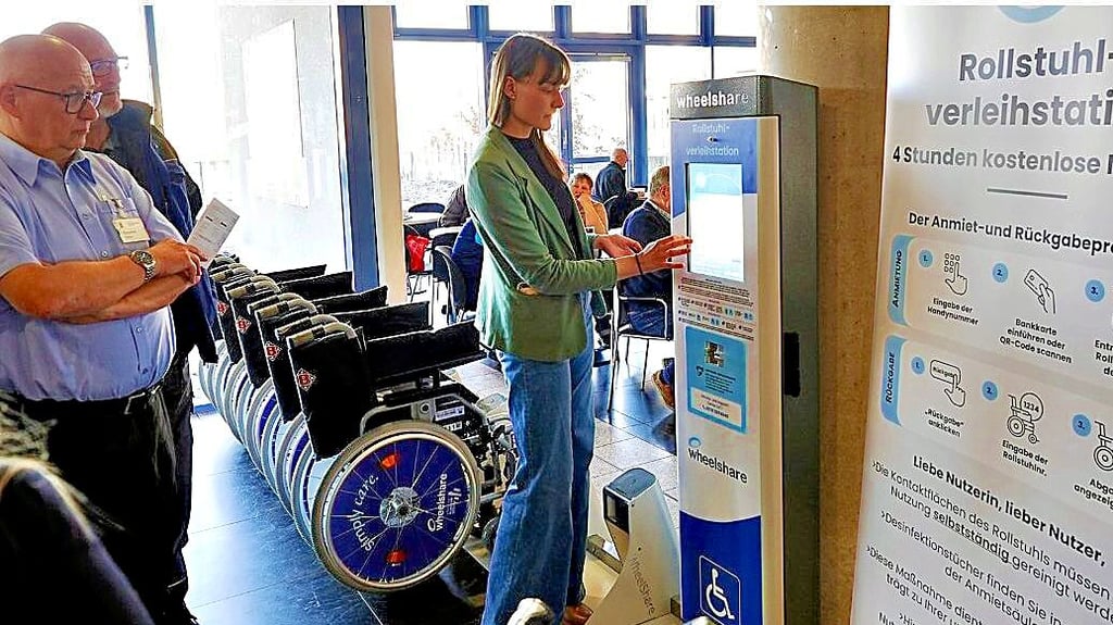 Das Städtische Klinikum in Alten bietet einen neuen Service an. Im Foyer des Haupthauses gibt es ab sofort eine neue Rollstuhl-Leihstation  – und das rund um die Uhr. 