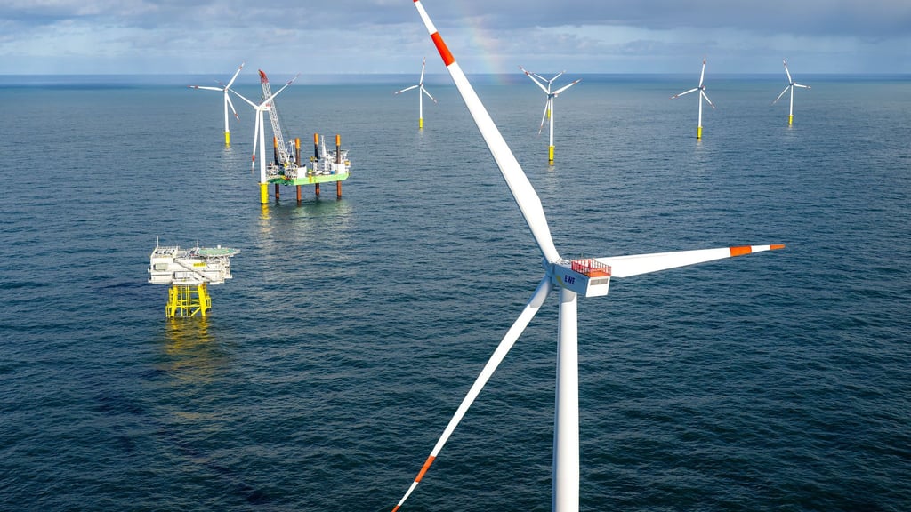 Um den begrenzten Platz in der Nordsee konkurrieren unterschiedliche Interessengruppen. (Archivbild)